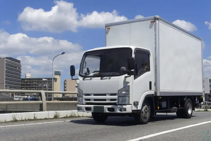 京都府綴喜郡宇治田原町の中型トラックドライバーの求人情報イメージ - ドラピタエージェント人材紹介　城陽メタル株式会社 - No.73625-01