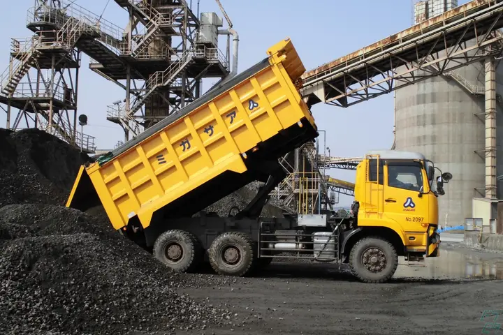 『負担減』狙い→構内作業＊年休111日で年収500万可