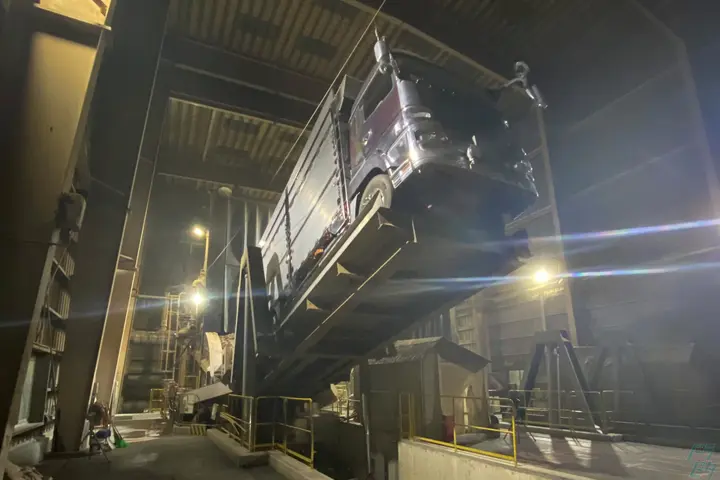 月84万円可★バラなしの木材チップ輸送／大型ドライバー