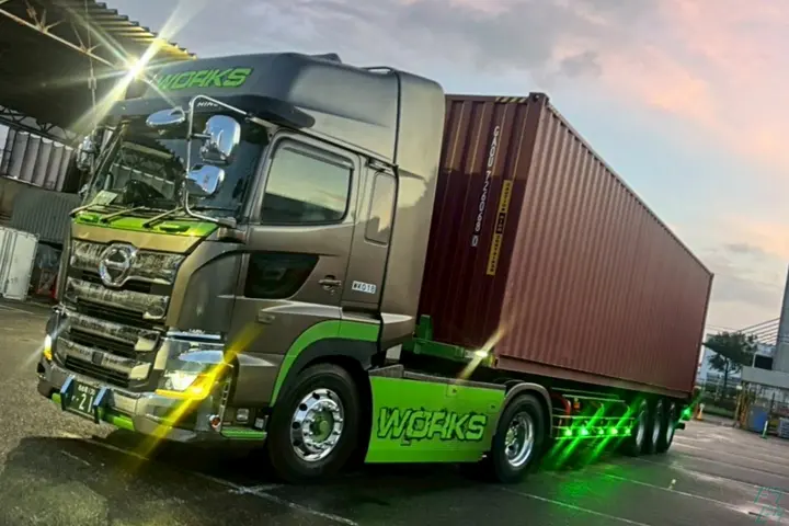 憧れのトレーラーに！未経験◎まずは港湾内の行き来のみ♪