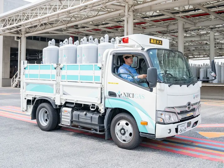 茨城県稲敷市の小型トラックドライバーの求人情報イメージ - 株式会社エナトラ 稲敷デポステーション：1-1 - No.75660-02