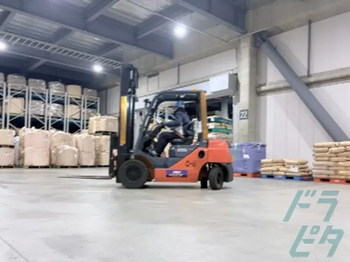 愛知県小牧市のフォークリフトオペレーターの求人情報イメージ - ダイセー倉庫運輸株式会社  本社物流センター - No.75702-03