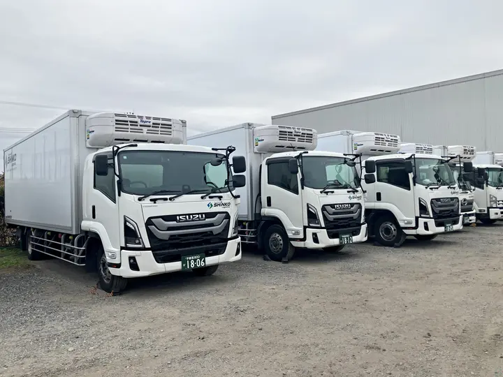 栃木県宇都宮市の中型トラックドライバーの求人情報イメージ - 株式会社SHINKOロジ　宇都宮営業所 - No.75784-03