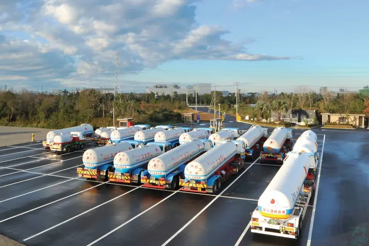 茨城県神栖市の大型トラックドライバーの求人情報イメージ - 陽品運輸倉庫株式会社 鹿島事業所 - No.75839-01