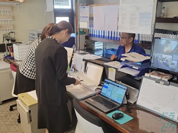 静岡県三島市の大型トラックドライバーの求人情報イメージ - 株式会社東髙運輸 三島営業所 - No.75845-02