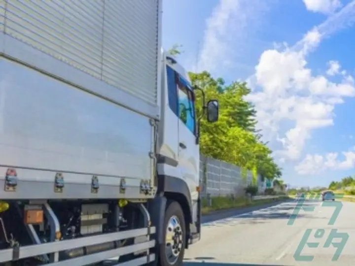 千葉県市川市の中型トラックドライバーの求人情報イメージ - 株式会社キャリア　船橋支店 - No.75941-03