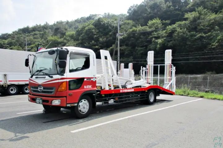 ＼東証上場グループ正社員／免許を活かして生涯安心の転職