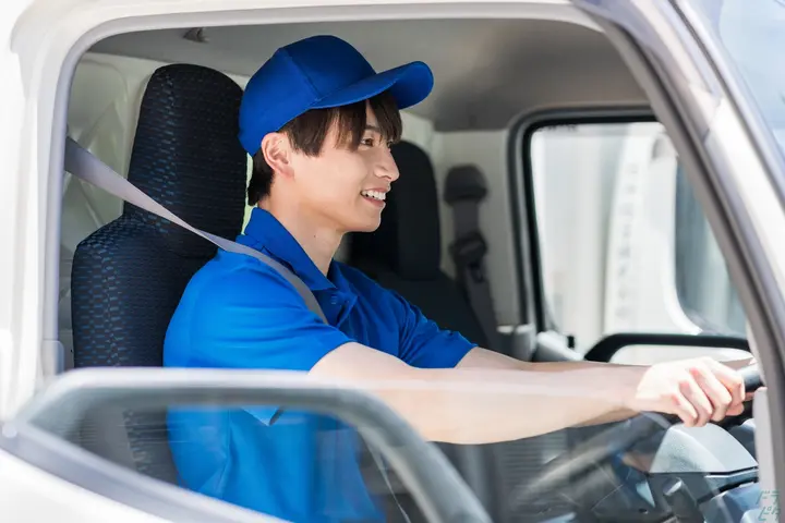 埼玉県さいたま市の中型トラックドライバーの求人情報イメージ - 共進運輸株式会社　さいたま本部物流センター 【No.1-4】 - No.76725-01