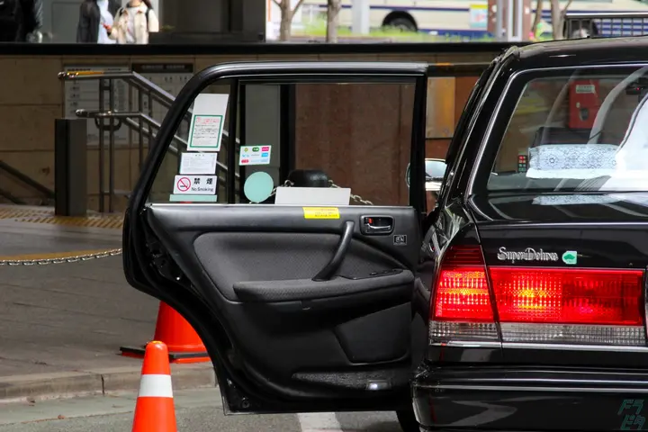 安定固定給＋歩合で月40万も可！寮ありのタクシー運転手