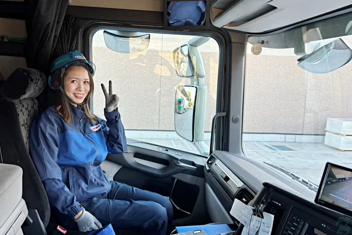 ＼積み降ろしの負担なし＆日勤で近距離のみ／海コン運転手