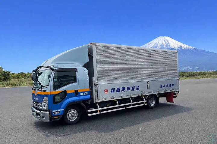 静岡県裾野市の中型トラックドライバーの求人情報イメージ - 東静運送株式会社 裾野営業所 - No.77908-01