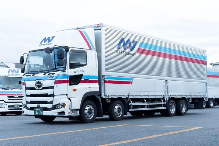 静岡県周智郡森町の大型トラックドライバーの求人情報イメージ - 夏島運輸株式会社  袋井営業所 - No.78449-01