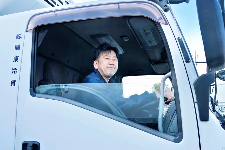 神奈川県厚木市の中型トラックドライバーの求人情報イメージ - 株式会社関東冷貨　本社 - No.78641-01