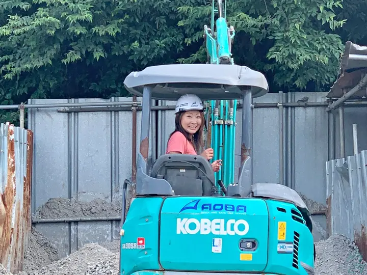 神奈川県横浜市旭区の中型トラックドライバーの求人情報イメージ - 株式会社AOBA 上川井営業所 - No.78711-02