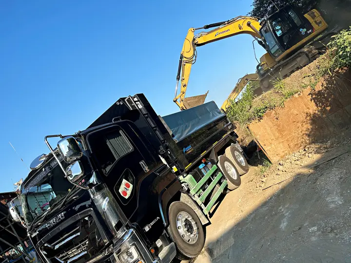 神奈川県横浜市旭区の中型トラックドライバーの求人情報イメージ - 株式会社AOBA 上川井営業所 - No.78711-04