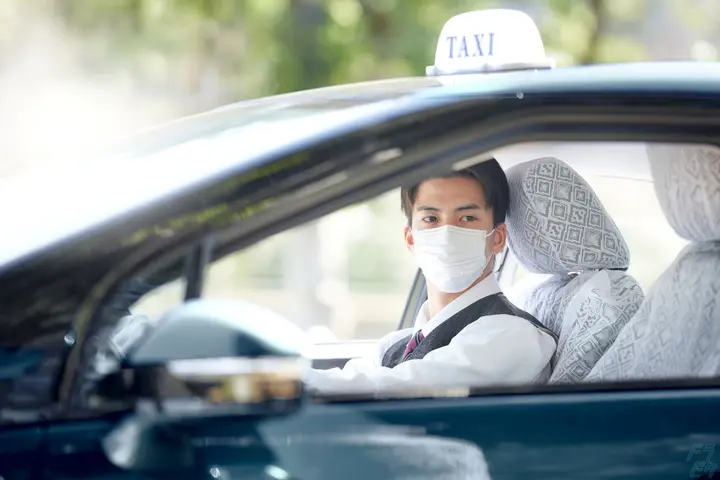 未経験から月収40万円以上も可！タクシードライバー