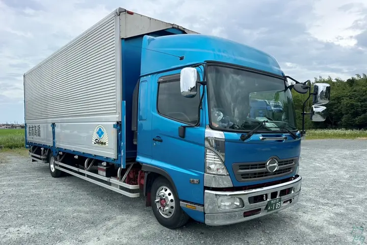 地場～長距離と毎日新鮮な気持ちで働ける◎週休2日／中型