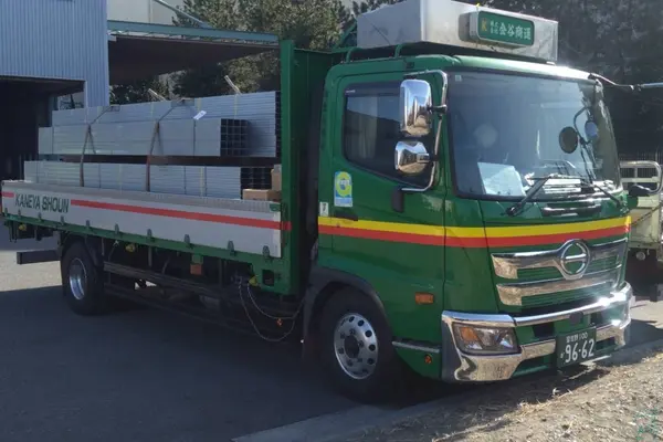 千葉県浦安市の中型トラックドライバーの求人情報イメージ - 株式会社金谷商運 浦安営業所 - No.79362-01