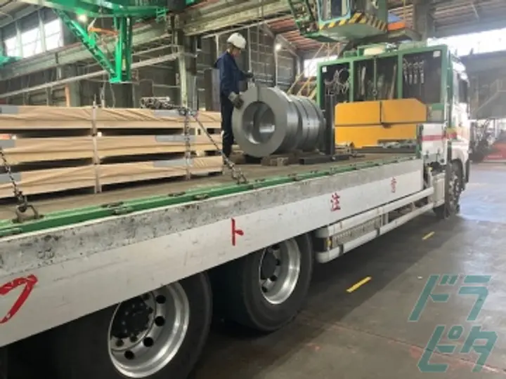 神奈川県横浜市中区錦町の大型トラックドライバーの求人情報イメージ - 株式会社金谷商運 横浜営業所 - No.79190-02