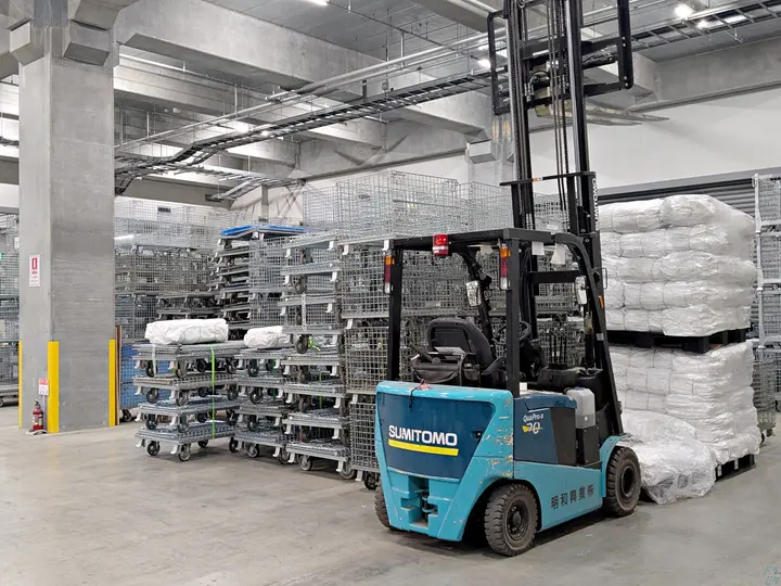 神奈川県川崎市川崎区の中型トラックドライバーの求人情報イメージ - 明和興業株式会社 東京支店 - No.79570-02