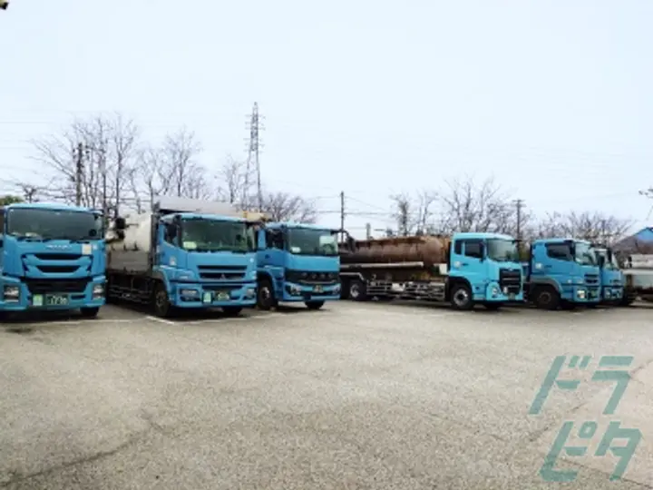 富山県高岡市の大型トラックドライバーの求人情報イメージ - ケミプラス株式会社 - No.79458-04