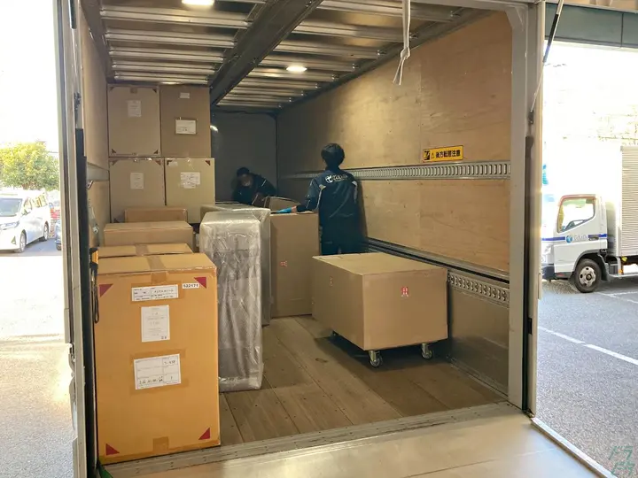 神奈川県横浜市瀬谷区の小型トラックドライバーの求人情報イメージ - タカダ・トランスポートサービス株式会社 横浜センター - No.79704-02