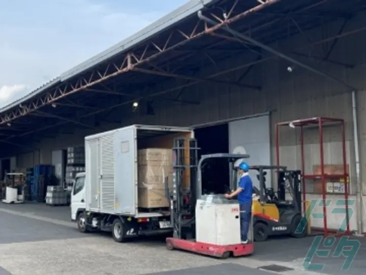 愛知県名古屋市守山区の小型トラックドライバーの求人情報イメージ - 中京通運株式会社  守山営業所 - No.79691-04