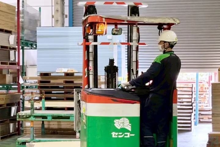 愛知県小牧市のフォークリフトオペレーターの求人情報イメージ - 東海センコー運輸株式会社  三ツ渕事業所 - No.80210-01