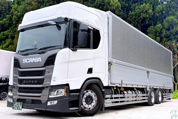 千葉県山武郡芝山町の大型トラックドライバーの求人情報イメージ - 株式会社YMcargo - No.79901-01