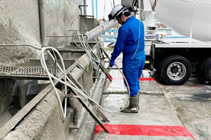 簡単な軽作業◎工場内の清掃スタッフ◆未経験者も月30万