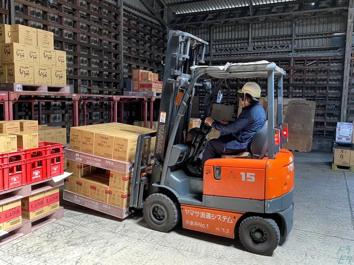 東京都小金井市の大型トラックドライバーの求人情報イメージ - 江陽運送株式会社 小金井営業所 - No.80992-02