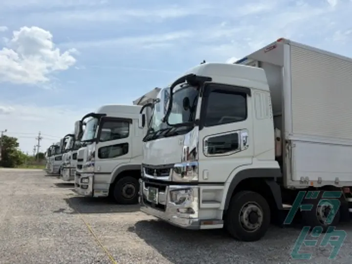 岐阜県岐阜市の大型トラックドライバーの求人情報イメージ - 株式会社岐阜エイコー - No.81021-04