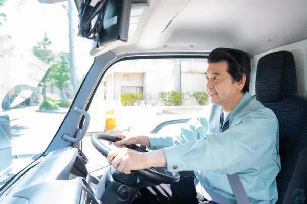 千葉県八街市の中型トラックドライバーの求人情報イメージ - あんぜんタカラ物流株式会社 - No.82019-01