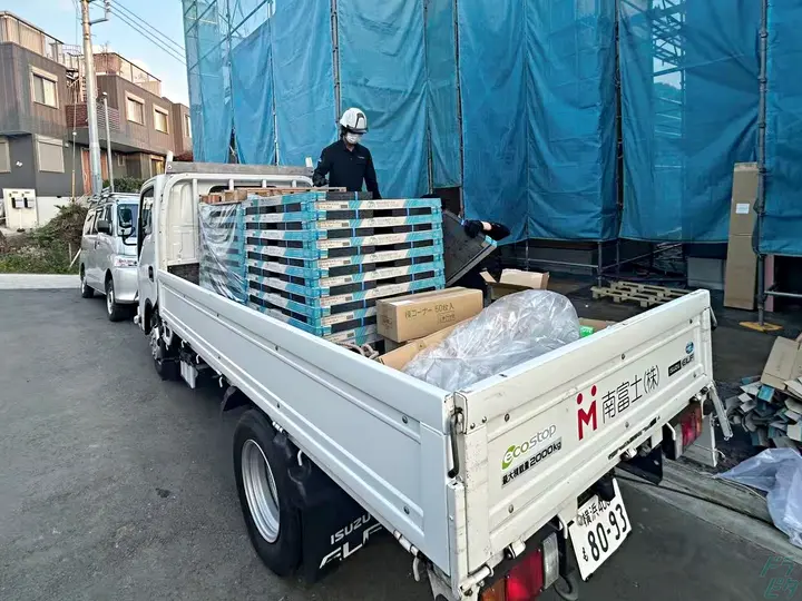 東京都日野市の小型トラックドライバーの求人情報イメージ - 南富士株式会社 日野営業所 - No.81911-04
