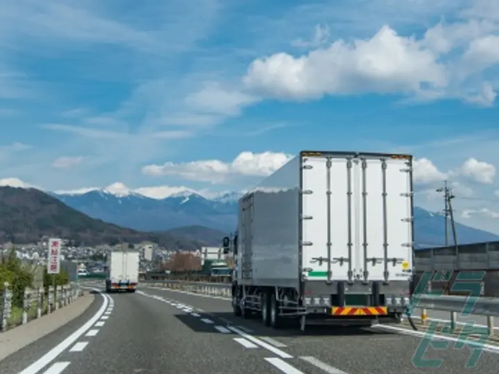 福岡県福岡市東区の大型トラックドライバーの求人情報イメージ - 株式会社ジー・ロジテック - No.83319-03