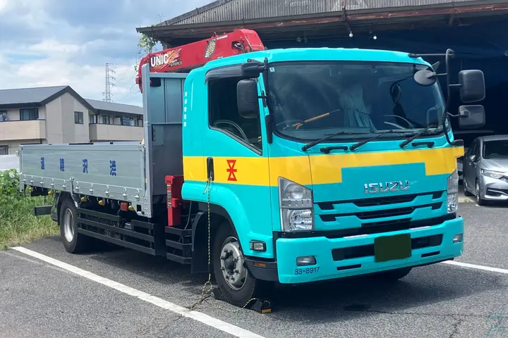 三重県亀山市の大型トラックドライバーの求人情報イメージ - 澁澤陸運株式会社 三重ターミナル - No.83258-01