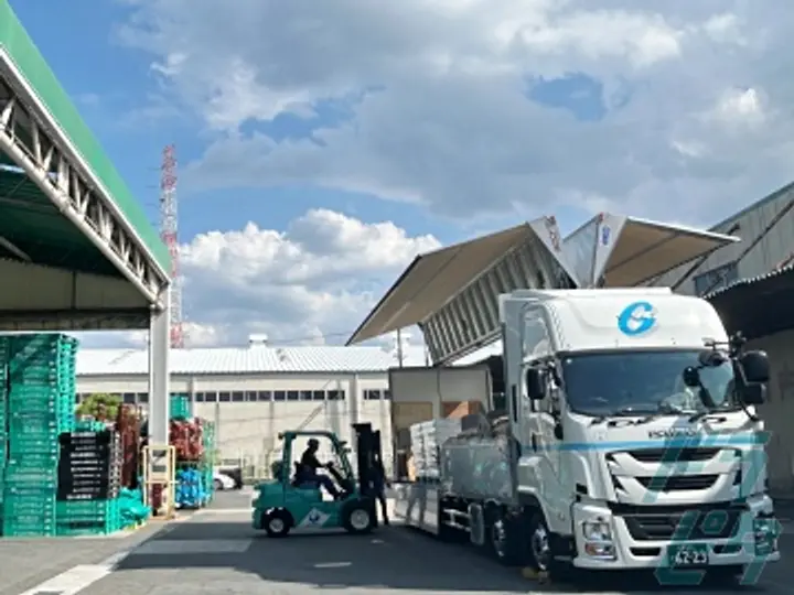 大阪府摂津市の大型トラックドライバーの求人情報イメージ - 株式会社合通ロジ 摂津配送センター - No.83532-04