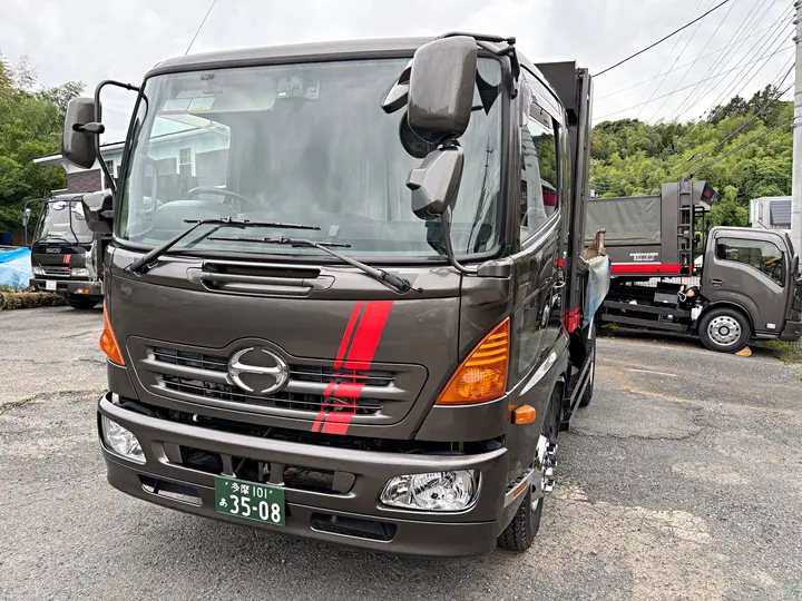 東京都町田市の大型トラックドライバーの求人情報イメージ - 有限会社サトーロード 本社 - No.83960-02