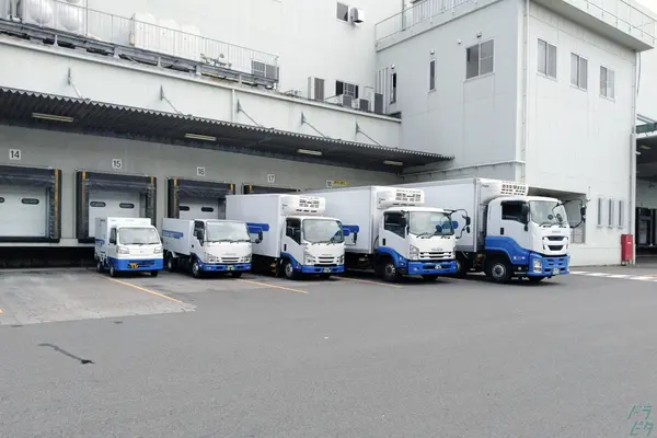 神奈川県厚木市の中型トラックドライバーの求人情報イメージ - 昭和冷蔵株式会社  厚木配送センター - No.89042-01