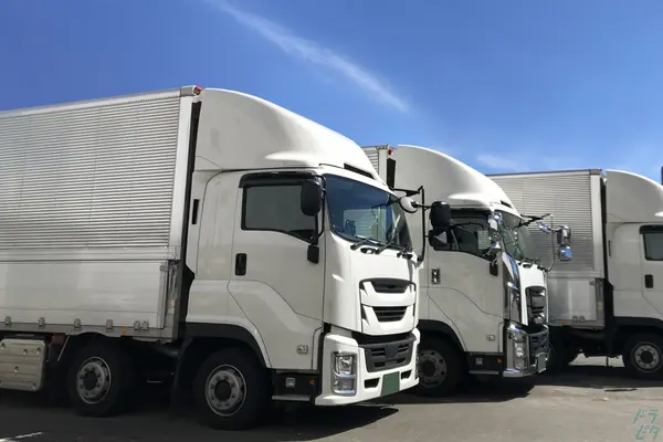 茨城県古河市の大型トラックドライバーの求人情報イメージ - 株式会社丸栄商店 - No.85887-01