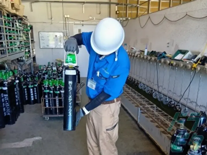 大阪府泉南市の小型トラックドライバーの求人情報イメージ - 株式会社エアーメディックス - No.88505-02