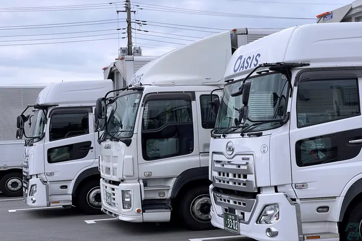 埼玉県さいたま市岩槻区の大型トラックドライバーの求人情報イメージ - 株式会社オアシス さいたま営業所 - No.90038-01