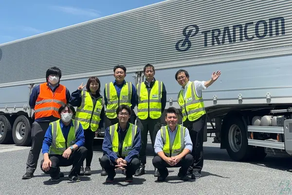 愛知県東海市の大型トラックドライバーの求人情報イメージ - トランコム株式会社 東海オートモーティブセンター - No.90075-01