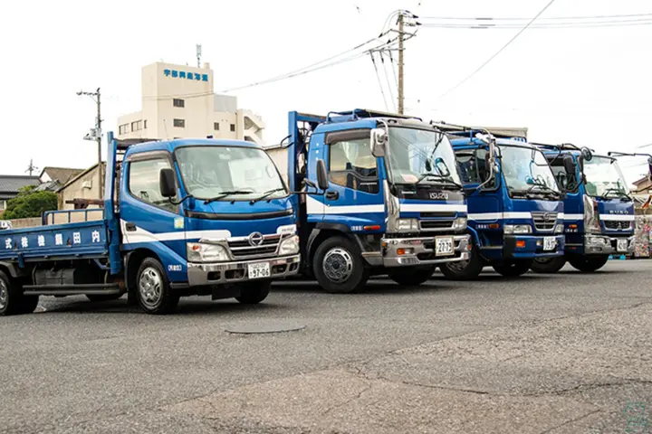 山口県宇部市の大型トラックドライバーの求人情報イメージ - 内田鋼機株式会社 - No.90196-01