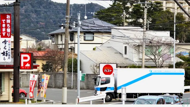 神奈川県相模原市中央区田名塩田の中型トラックドライバーの求人情報イメージ - 株式会社ジャパンカーゴ 神奈川営業所 - No.87555-03