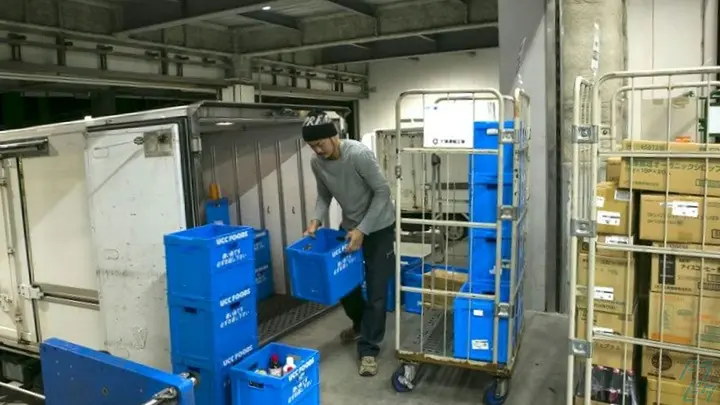 神奈川県川崎市川崎区浮島町の中型トラックドライバーの求人情報イメージ - 株式会社サンワネッツ 川崎物流センター - No.87005-04
