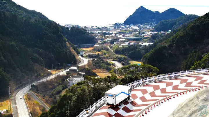 神奈川県相模原市中央区田名塩田の中型トラックドライバーの求人情報イメージ - 株式会社ジャパンカーゴ 神奈川営業所 - No.87555-04