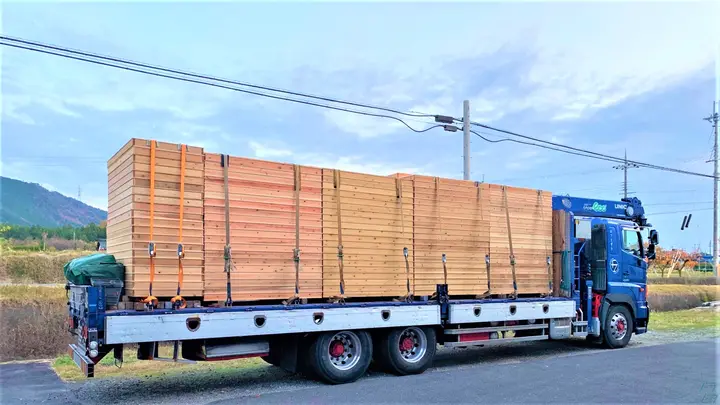 神奈川県横浜市旭区南本宿町の大型トラックドライバーの求人情報イメージ - 株式会社フクザワ 本社 - No.86502-03