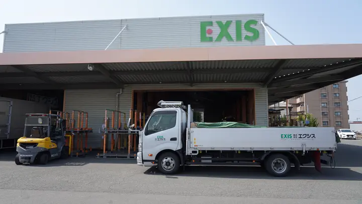 長崎県大村市富の原の中型トラックドライバーの求人情報イメージ - 株式会社エクシス 長崎支店 - No.86577-01