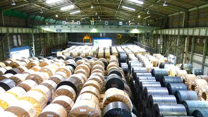 熊本県宇城市松橋町萩尾の大型トラックドライバーの求人情報イメージ - 鶴丸海運株式会社 複合物流部 熊本営業所 - No.87497-04